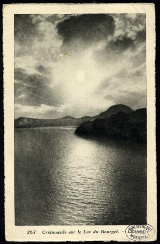 Crépuscule sur le lac du Bourget