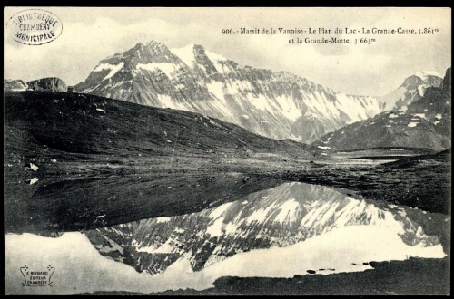 Massif de la Vanoise. Le Plan du lac. La Grande-Casse et la Grande-Motte