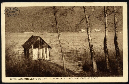 Aiguebelette-le-Lac. Bords du lac. Vue sur le port