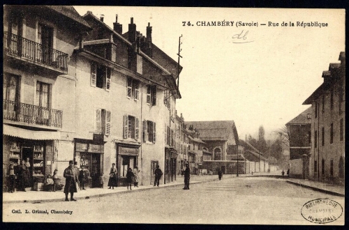 Chambéry, Savoie. Rue de la République